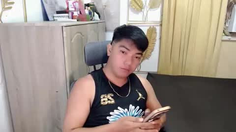 Snapshot of james_boner28 chatting on June 10, 8:13 am kyle online show from June 10, 8:13 am
