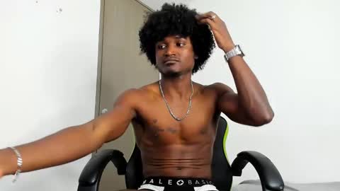 james_makony_1 online show from December 19, 10:56 am