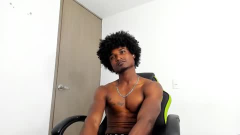 james_makony_1 online show from December 19, 3:08 pm