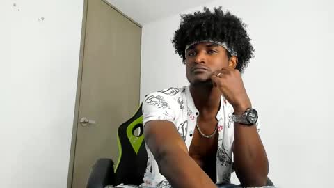 james_makony_1 online show from December 20, 11:32 am