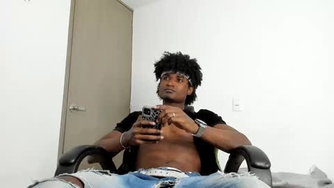 james_makony_1 online show from December 23, 10:33 pm