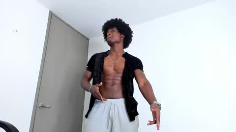 james_makony_1 online show from December 28, 4:19 am