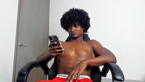 james_makony_1 online show from December 30, 8:21 am