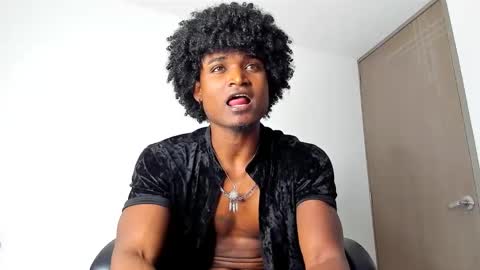 james_makony_1 online show from January 15, 5:50 am