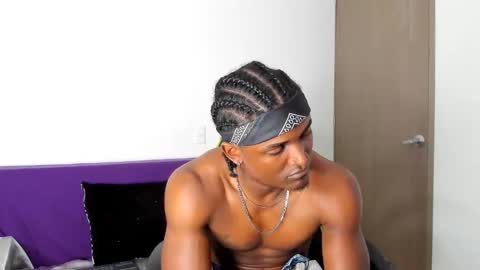 james_makony_1 online show from February 28, 9:47 am