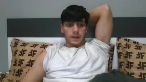 Snapshot of james_qss8 chatting on December 3, 11:46 pm James online show from December 3, 11:46 pm