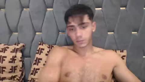 Snapshot of james_qss8 chatting on September 10, 10:37 am James online show from September 10, 10:37 am