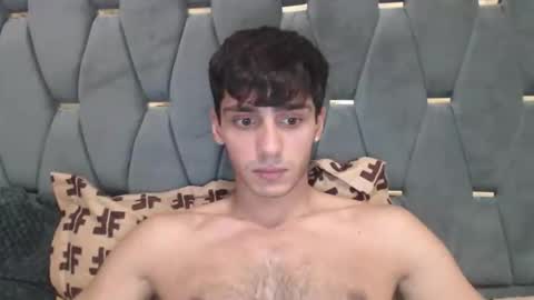 Snapshot of james_qss8 chatting on October 14, 7:25 pm James online show from October 14, 7:25 pm