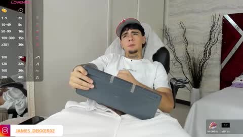 jamesdekker online show from September 27, 9:42 pm