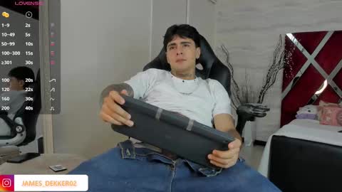 jamesdekker online show from October 4, 9:35 pm