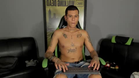 Snapshot of jamesinked_ chatting on January 16, 12:45 am Jamesinked  online show from January 16, 12:45 am