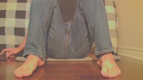 Snapshot of jamesknight57 chatting on November 17, 12:16 am James online show from November 17, 12:16 am