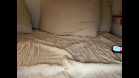 Snapshot of jameslarson1 chatting on January 25, 2:04 am jameslarson1 online show from January 25, 2:04 am