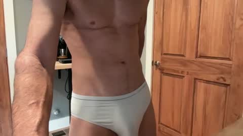 Snapshot of jameslikesyouaton chatting on January 5, 8:10 pm James likes you online show from January 5, 8:10 pm