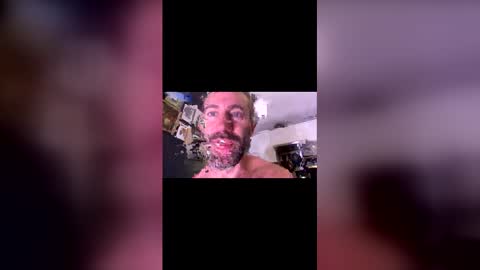 Snapshot of jameslondon_ chatting on June 3, 1:41 am jameslondon_ online show from June 3, 1:41 am