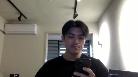 Snapshot of jamesmo820913 chatting on February 8, 3:52 am jamesmo820913 online show from February 8, 3:52 am