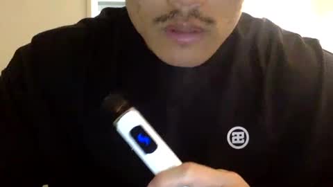 Snapshot of jamesmo820913 chatting on March 11, 4:32 am jamesmo820913 online show from March 11, 4:32 am