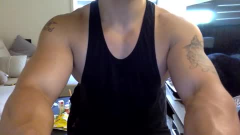 Snapshot of jamesmo820913 chatting on October 3, 4:53 am jamesmo820913 online show from October 3, 4:53 am