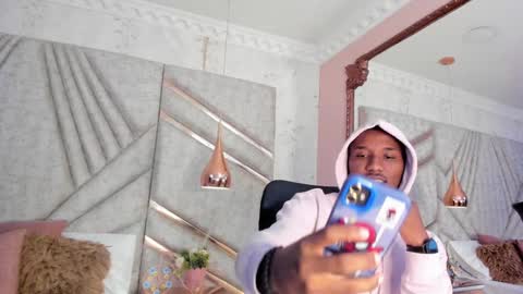 Snapshot of jamesparck chatting on January 5, 12:10 pm James online show from January 5, 12:10 pm