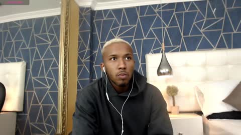 Snapshot of jamesparck chatting on February 6, 12:16 pm James online show from February 6, 12:16 pm