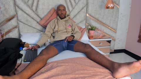 Snapshot of jamesparck chatting on February 8, 2:05 pm James online show from February 8, 2:05 pm