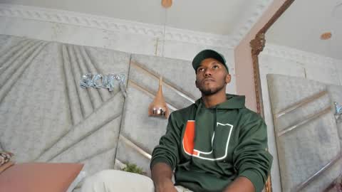 Snapshot of jamesparck chatting on February 19, 6:21 pm James online show from February 19, 6:21 pm