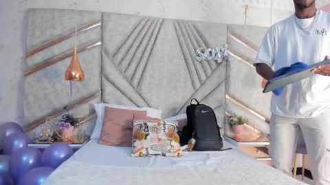 Snapshot of jamesparck chatting on February 21, 7:21 pm James online show from February 21, 7:21 pm