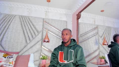 Snapshot of jamesparck chatting on February 25, 12:34 pm James online show from February 25, 12:34 pm