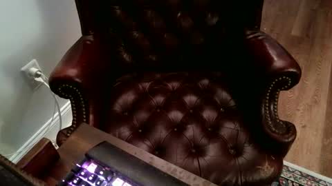 Snapshot of jamespembroke chatting on December 1, 12:43 pm James Pembroke at your service online show from December 1, 12:43 pm