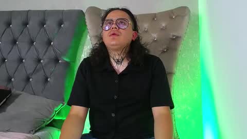 Snapshot of jamess_blake chatting on September 19, 7:58 pm James online show from September 19, 7:58 pm