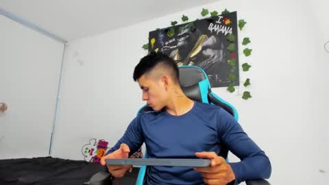 Jamess hott online show from December 11, 10:49 pm