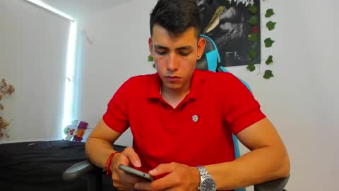 Jamess hott online show from December 13, 2:49 pm