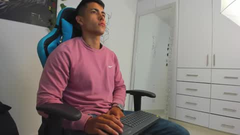 Jamess hott online show from January 6, 10:35 am