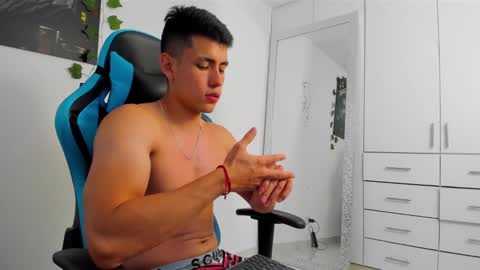 Jamess hott online show from February 6, 4:03 pm