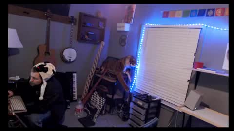 Snapshot of jameswebbscope chatting on May 4, 5:58 am Jameswebbscope online show from May 4, 5:58 am