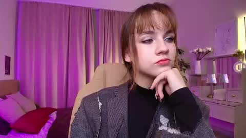 Snapshot of jamie_chung chatting on December 4, 1:15 am jamie_chung online show from December 4, 1:15 am