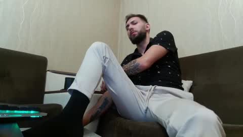 Snapshot of jamienoxus chatting on February 8, 3:30 am Robbie online show from February 8, 3:30 am