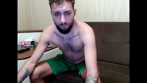 Snapshot of jamienoxus chatting on February 11, 6:51 am Robbie online show from February 11, 6:51 am