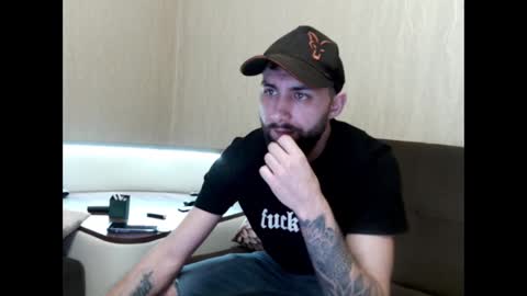 Snapshot of jamienoxus chatting on February 13, 6:41 am Robbie online show from February 13, 6:41 am