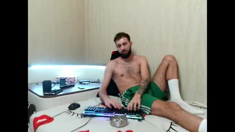 Snapshot of jamienoxus chatting on February 15, 9:38 am Robbie online show from February 15, 9:38 am