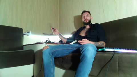 Snapshot of jamienoxus chatting on February 22, 11:13 am Robbie online show from February 22, 11:13 am