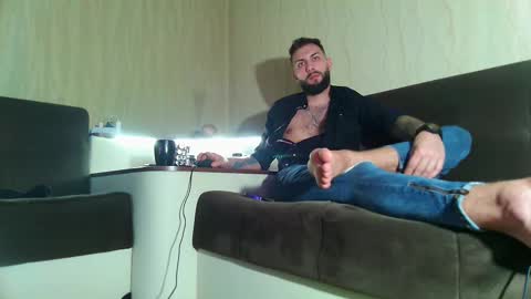 Snapshot of jamienoxus chatting on February 22, 2:19 pm Robbie online show from February 22, 2:19 pm