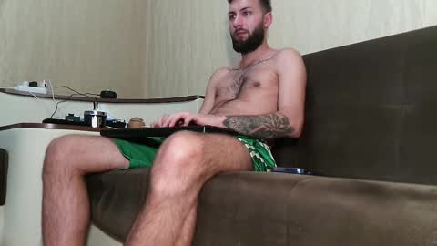 Snapshot of jamienoxus chatting on March 4, 12:07 am Robbie online show from March 4, 12:07 am