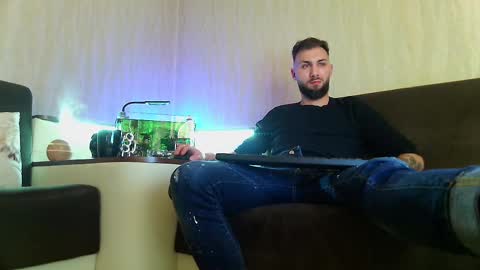 Snapshot of jamienoxus chatting on March 5, 12:16 am Robbie online show from March 5, 12:16 am