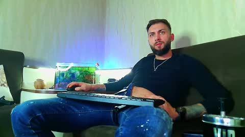 Snapshot of jamienoxus chatting on March 8, 4:01 am Robbie online show from March 8, 4:01 am