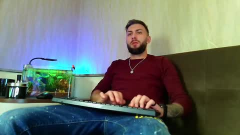 Snapshot of jamienoxus chatting on March 8, 8:35 pm Robbie online show from March 8, 8:35 pm