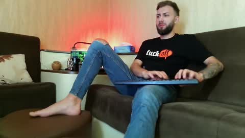 Snapshot of jamienoxus chatting on March 11, 5:38 am Robbie online show from March 11, 5:38 am