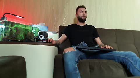 Snapshot of jamienoxus chatting on March 12, 5:57 am Robbie online show from March 12, 5:57 am