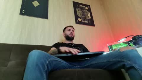 Snapshot of jamienoxus chatting on March 12, 8:52 pm Robbie online show from March 12, 8:52 pm