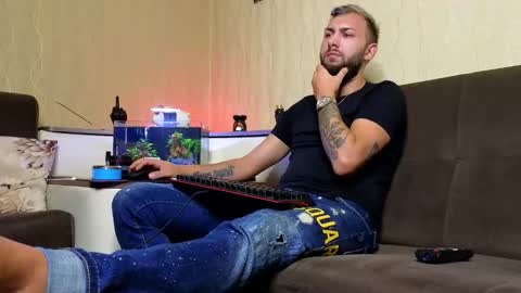 Snapshot of jamienoxus chatting on September 10, 5:18 am Robbie online show from September 10, 5:18 am